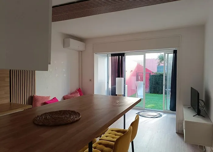 דירה Beautiful With Direct Access *